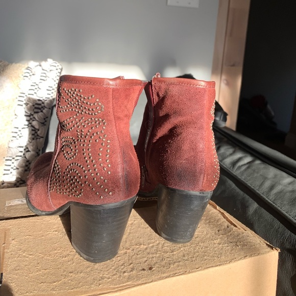 Barely worn Fugitive Maroon suede boots, size 7 - Picture 3 of 7